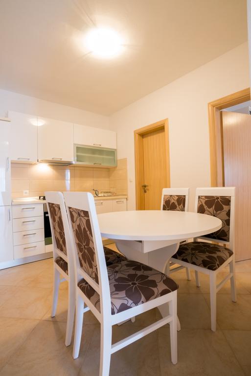 Rujno Apartments Стариград-Пакленица Стая снимка